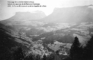 1955 St Pierre d'Entremont vu de la chapelle de la Paix